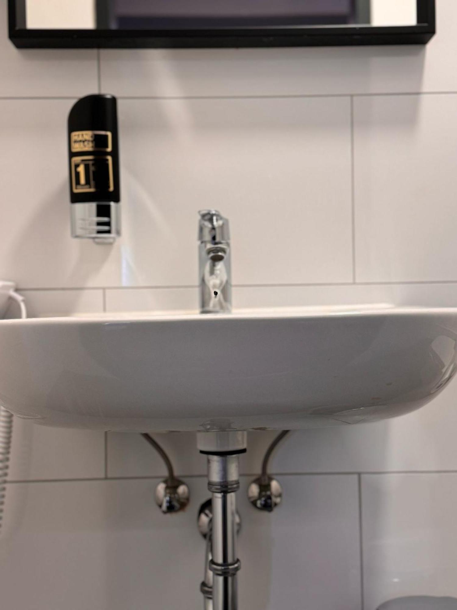Check-In Hamburg Hotel Luaran gambar