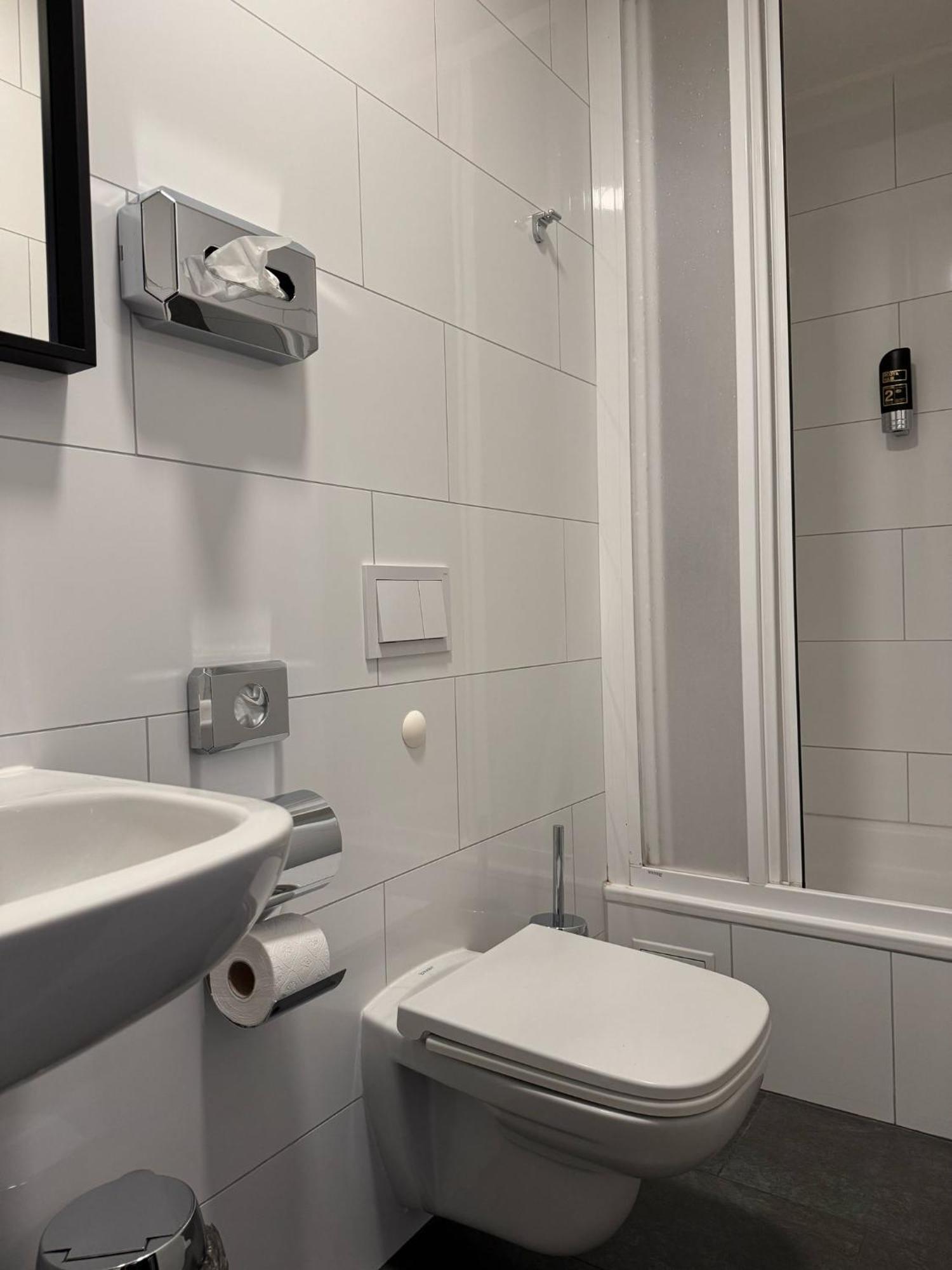 Check-In Hamburg Hotel Luaran gambar